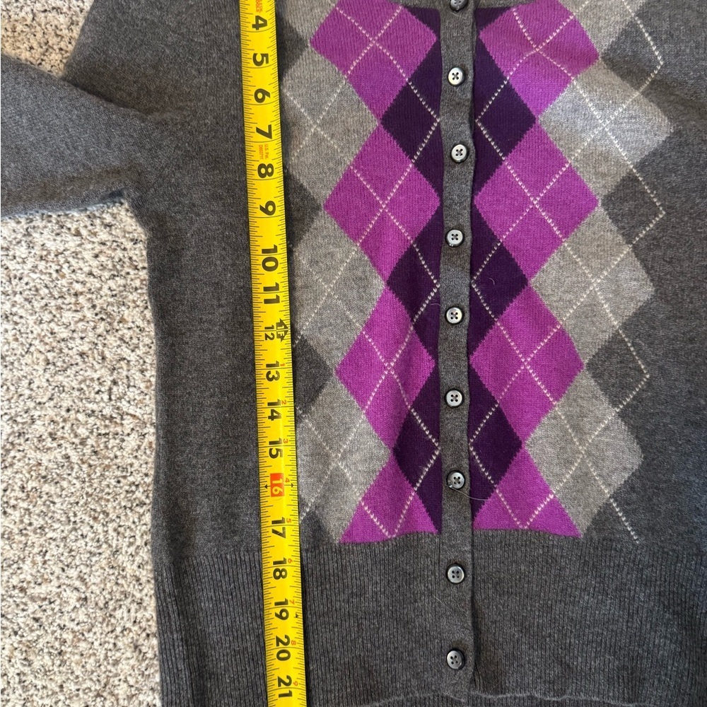 Apt. 9 100% Cashmere Women's Charcoal and Magenta Argyle Cardigan - Picture 4 of 6